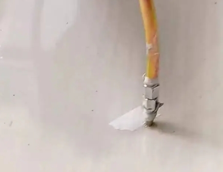 双城瓷砖空鼓维修公司专业解答在瓷砖铺贴过程中，如果使用的砂料过粗（如全部使用了粗砂），可能会导致以下问题